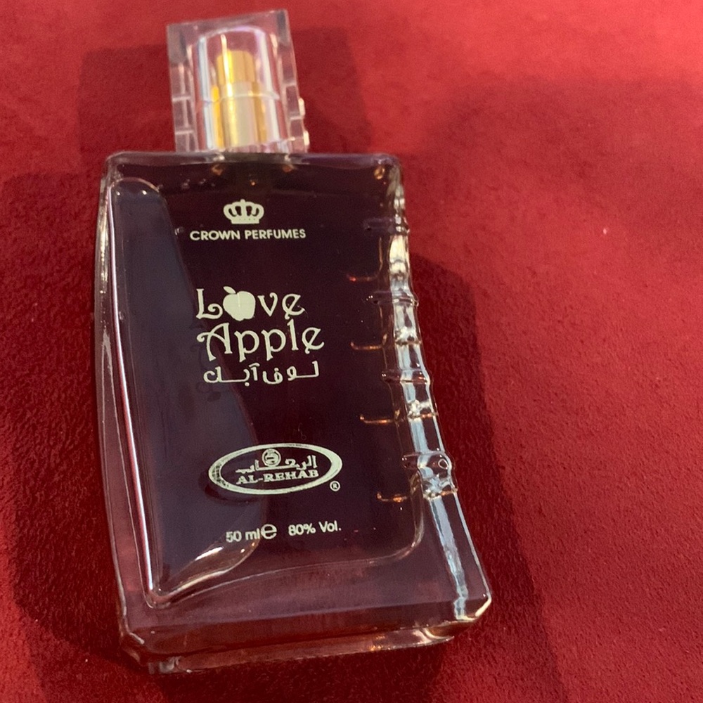 Love Apple by AlRehab